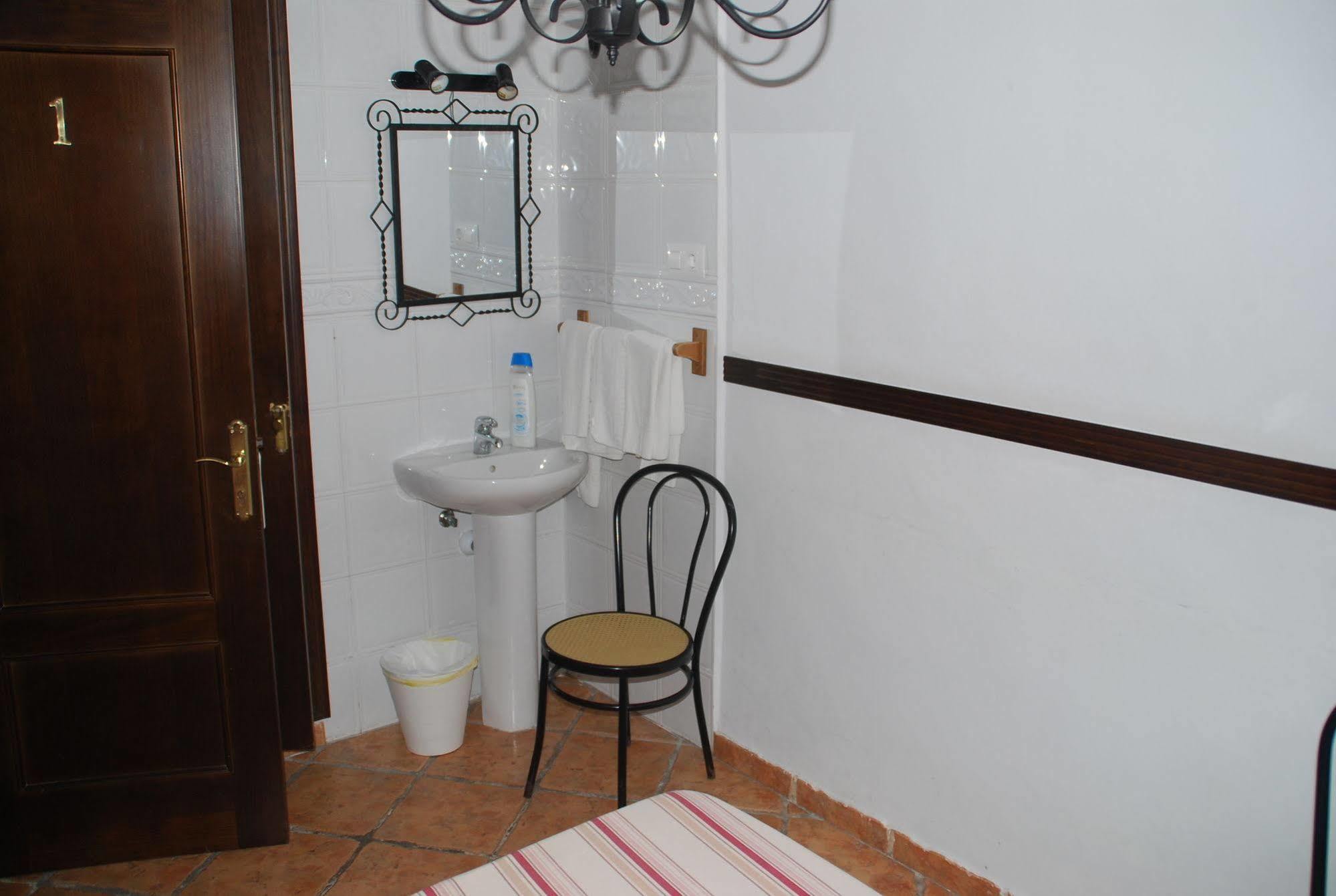 Pension La Cantarera Cadiz Bagian luar foto